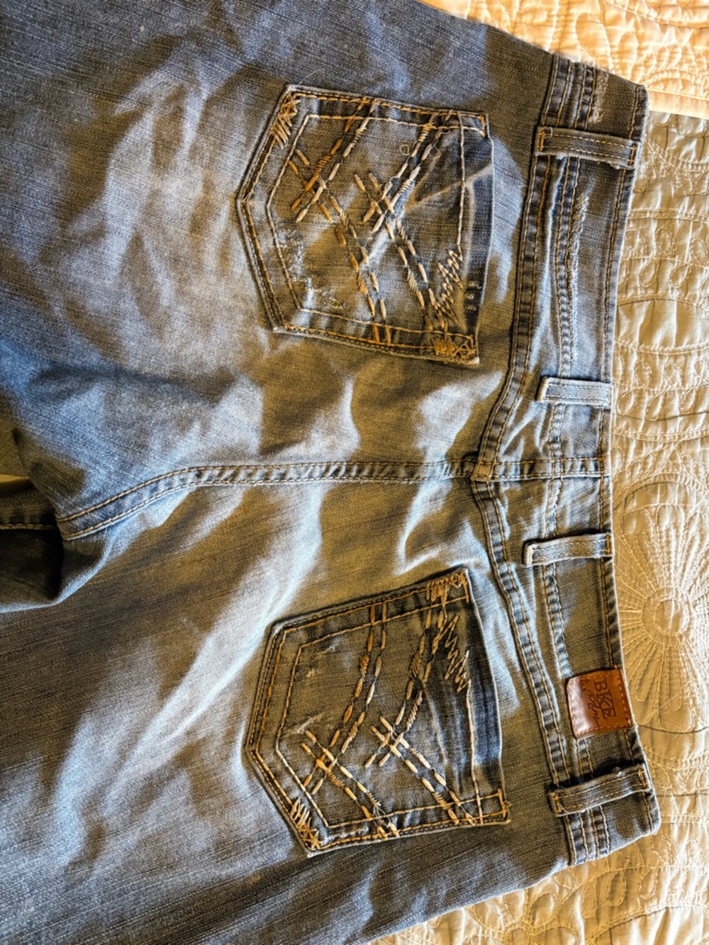 BKE Denim Capri Jeans in Light Blue - Picture 4 of 4
